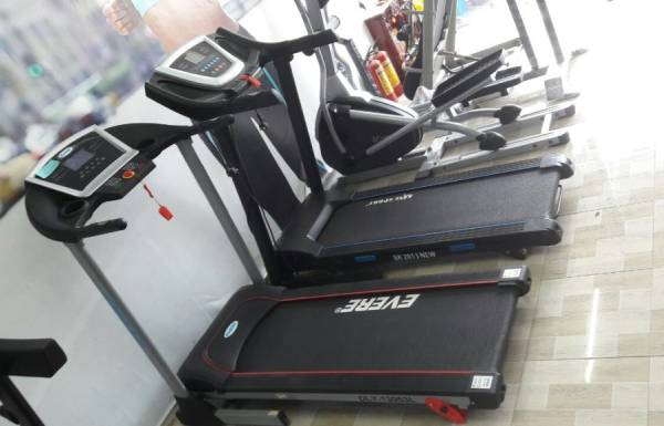 Cảnh báo mua máy chạy bộ cũ giá rẻ 3 triệu về vứt bỏ vì sao